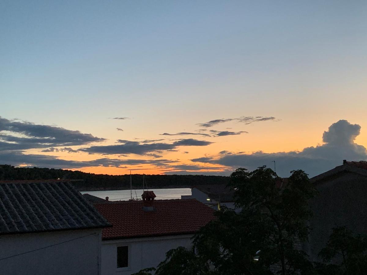 Apartman Theresa Barbat na Rabu Zewnętrze zdjęcie