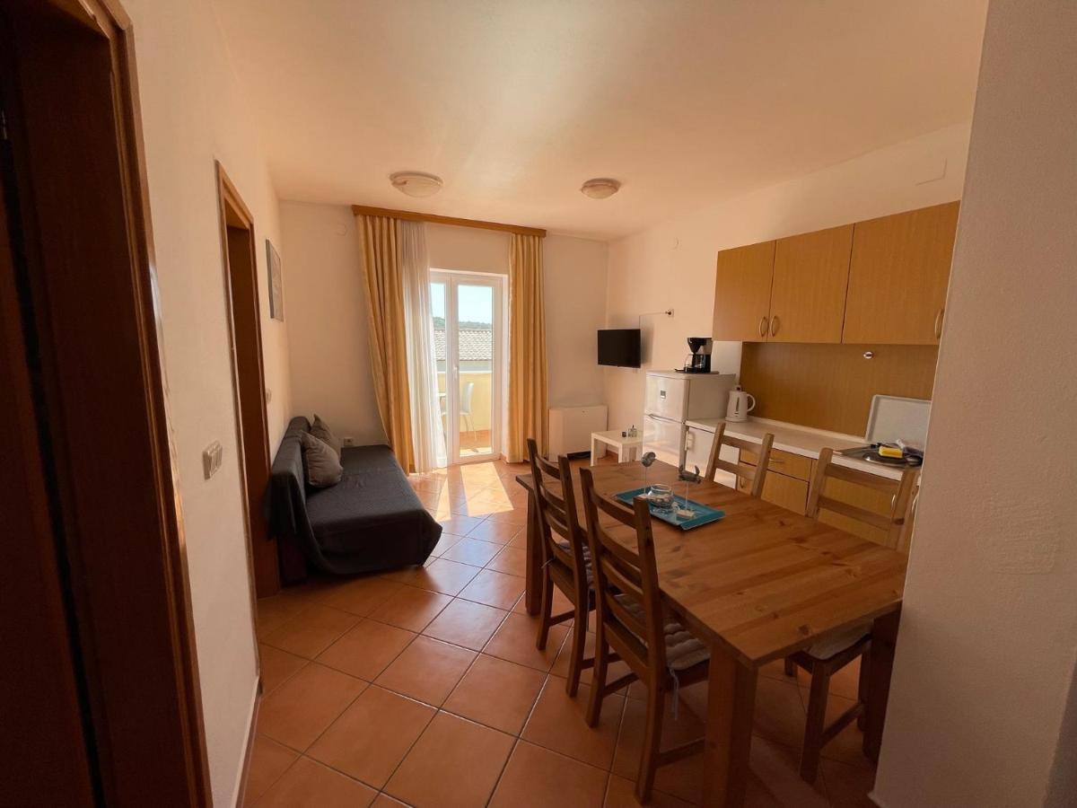 Apartman Theresa Barbat na Rabu Zewnętrze zdjęcie